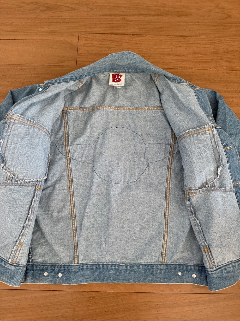 Vintage Betty Boop denim jacket with motorcycle patch official merch from 1996 - Picture 4 of 7